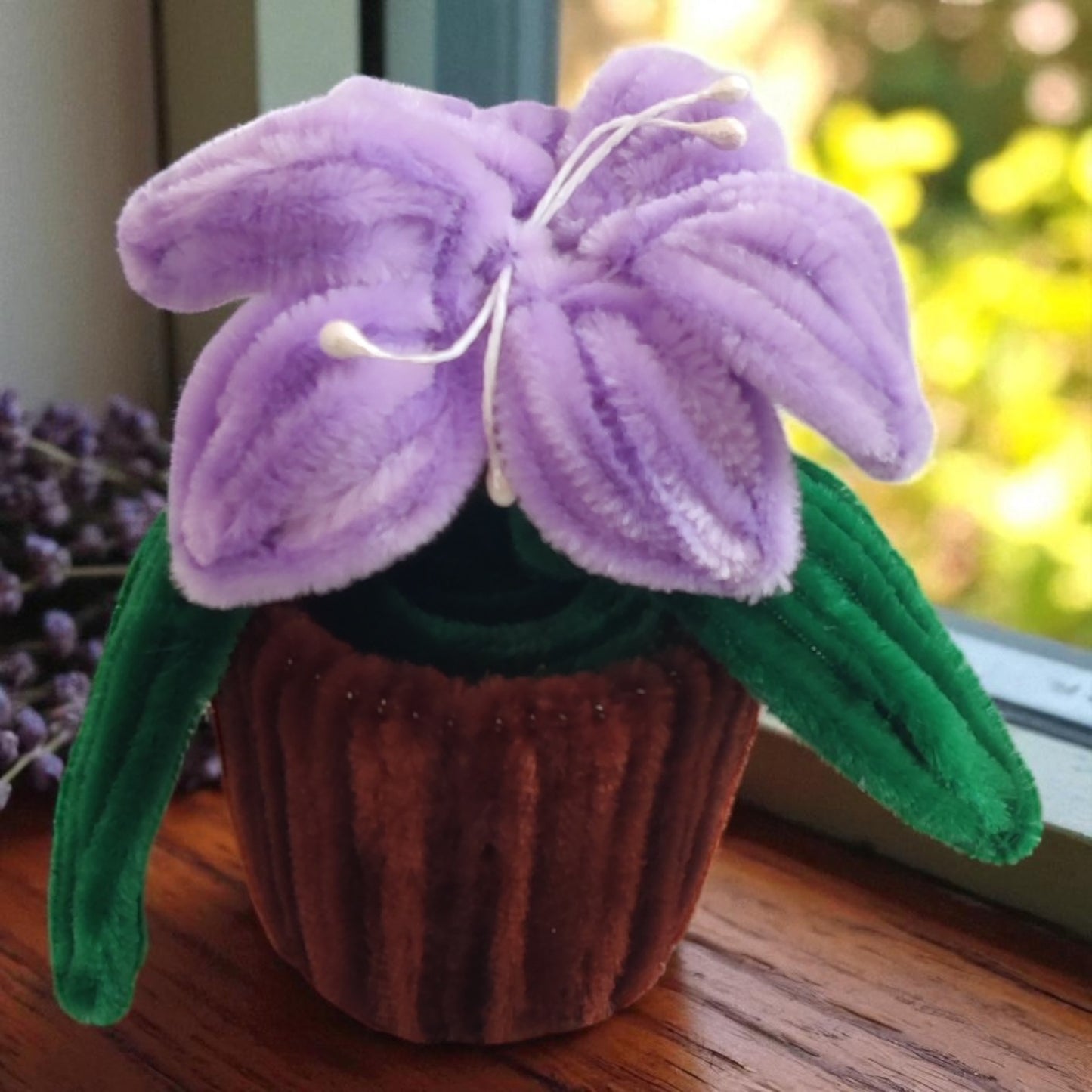 Lilac Whimsy – Mini Lily Pot