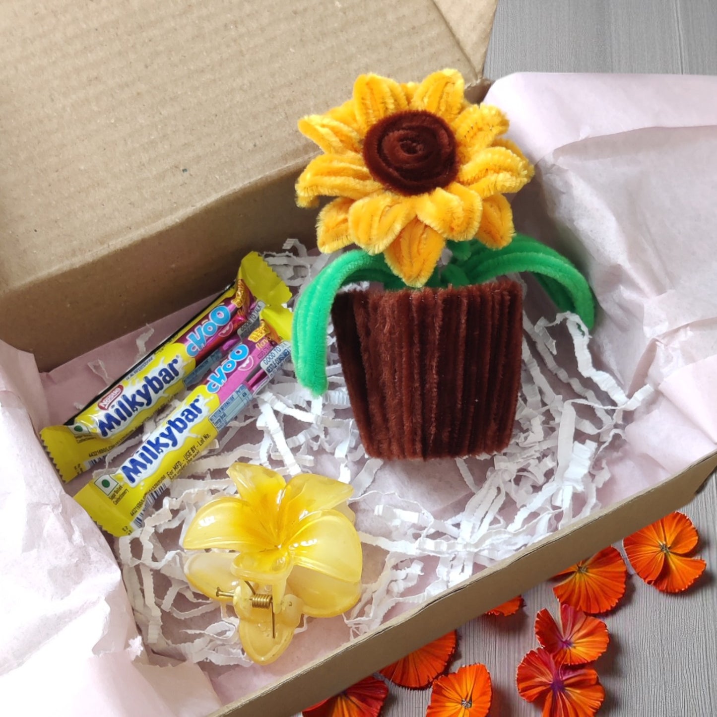 “Sunshine Hugs” – Gift Hamper for Her