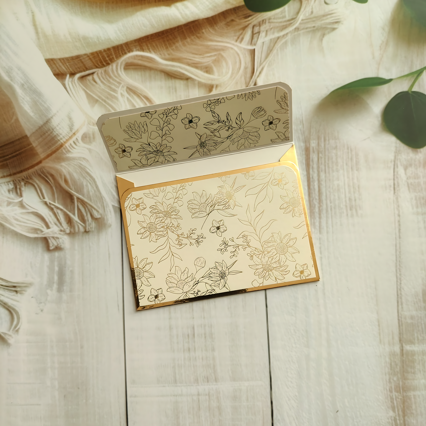 Whispering Petals- Petite Luxe Magnetic Money Envelope